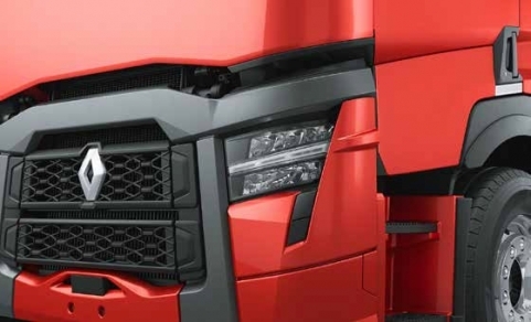 RENAULT TRUCKS ÎȘI PĂSTREAZĂ POZIŢIA ȘI ANGAJAMENTUL FAŢĂ DE CLIENŢI
