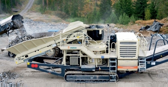 ECHIPAMENTELE METSO LOKOTRACK® S-AU MUUUTAT LA O FERMĂ ECOLOGICĂ DE VACI