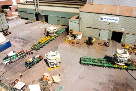 Spectacular heavy transport over 1,400 kilometres in Australia: SCHEUERLE WideCombi ensures high transport efficiency for Doolan's Heavy Haulage