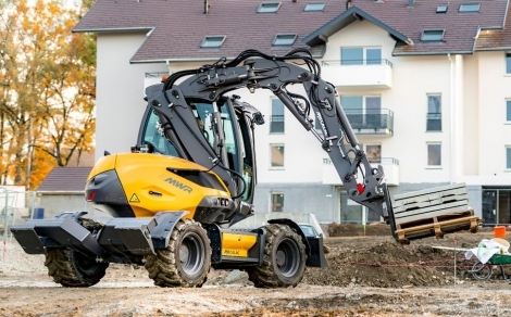 Mecalac - mobilitate supremă pe patru roţi