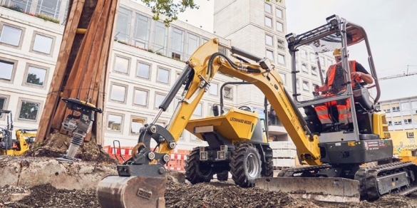 MAȘINILE ELECTRICE DE CONSTRUCŢII DE LA WACKER NEUSON IMPRESIONEAZĂ ÎNTR-UN TEST PRACTIC DESFĂȘURAT ÎN CENTRUL ORAȘULUI STUTTGART
