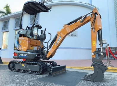 CX15 EV CU ACŢIONARE 100% ELECTRICĂ CASE OFERĂ O PRIMĂ PERSPECTIVĂ ASUPRA EXTINDERII GAMEI SALE DE MINI-EXCAVATOARE