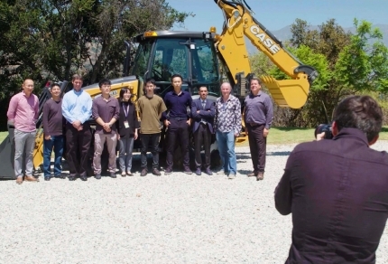 CNH INDUSTRIAL FACE ECHIPĂ CU ARTCENTER COLLEGE OF DESIGN PENTRU A REINVENTA MAȘINILE CASE PENTRU CONSTRUCȚII