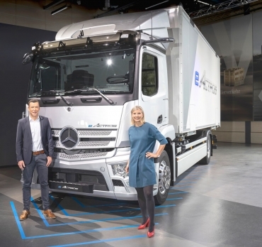 MERCEDES-BENZ TRUCKS SHAPING THE NOW & NEXT 2021