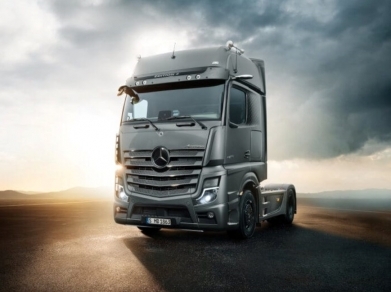Noile modele de camioane din gama Actros sunt acum disponibile la comandă: S-a dat startul vânzărilor pentru Actros F și Edition 2