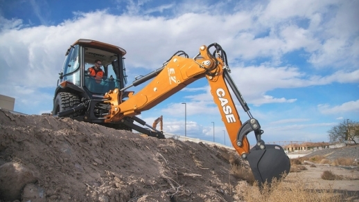 CASE CE A DEZVĂLUIT PROIECTUL ZEUS PRIMUL BULDOEXCAVATOR COMPLET ELECTRIC DIN INDUSTRIE