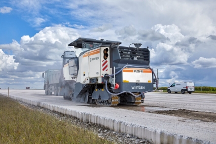 Dinții de frezat de GENERAȚIA C2 de la Wirtgen reprezintă alternativa economică și durabilă de frezare a betonului