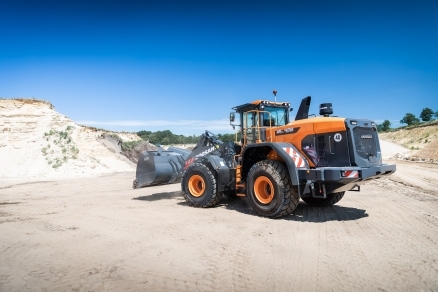 Doosan Launches New DL420-7 Stage V Wheel Loader