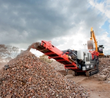 SANDVIK QJ241 SOLUȚIE DE PIONIERAT PENTRU CARIERELE MICI ȘI DEMOLĂRILE DE CONSTRUCȚII