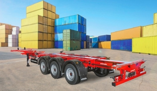 SEMIREMORCA KÖGEL PORT 45 TRIPLEX PENTRU TRANSPORTUL CONTAINERELOR CÂȘTIGĂ PREMIUL EUROPEAN PENTRU SUSTENABILITATE ÎN TRANSPORTURI