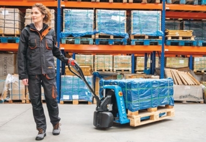 Klass Hydrauliks - companie cu capital integral românesc specializată în echipamente profesionale pentru transportul și ridicarea mărfurilor paletizate, cu noua tehnologie Li-Ion