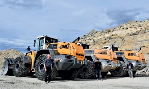 UN AL TREILEA ÎNCĂRCĂTOR PE ROŢI LIEBHERR L 586 XPOWER® GARANTEAZĂ LUCRĂRI DE EXTRACŢIE A PIETRIȘULUI MAI ECONOMICE, ÎN CARIERA RINSCHE