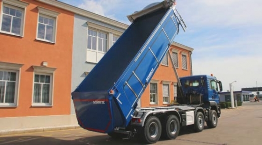 AUTOBASCULANTELE 8X4 ECHIPATE CU BENA M.KI - SCHMITZ CARGOBULL DEVIN O PREZENŢĂ TOT MAI FAMILIARĂ PE ȘANTIERELE DIN ROMÂNIA