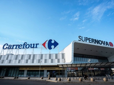 Frații Pavăl preiau Carrefour România pentru 823 milioane de euro. O mutare strategică majoră în retailul local