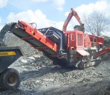 RECOMANDĂRI ÎN SELECŢIA UNUI CONCASOR UTILIZAT ÎN RECICLAREA BETONULUI CU FIER-BETON OBŢINUT DIN DEMOLĂRI