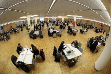 INDUSTRIA UTILAJELOR DE CONSTRUCTII PE VAL LA BAUMA