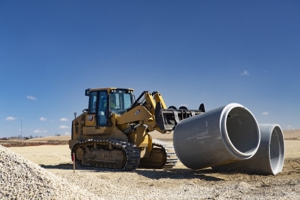 Noul 973 completează gama actualizată de încărcătoare pe senile Cat®